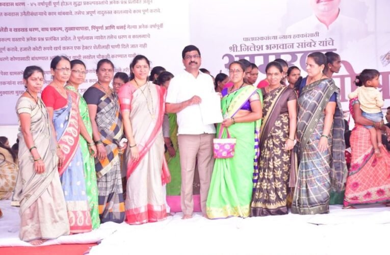 Jijau Sanstha started a hunger strike for the justice of the project victims, and Nilesh Sambre is sitting on fast with the project victims..!!