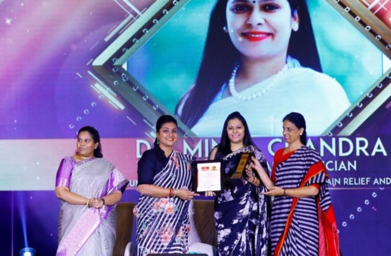 Dr. Minal Chandra Cofounder of Epione Pain Relief Centre Receives Prestigious hmtv Naari Puraskar 2023