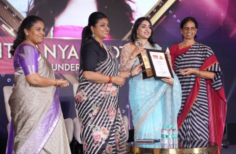 Nithanya Thothiyana Founder of Nithi honored with Prestigious HMTV Naari Puraskar 2023