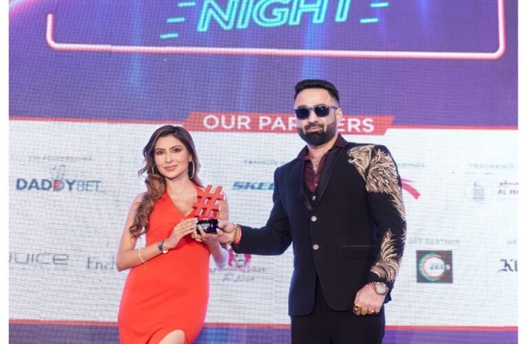 Dr Nikhilesh Tiwari honours rising star Sana Sultan at the Filmfare Social Night