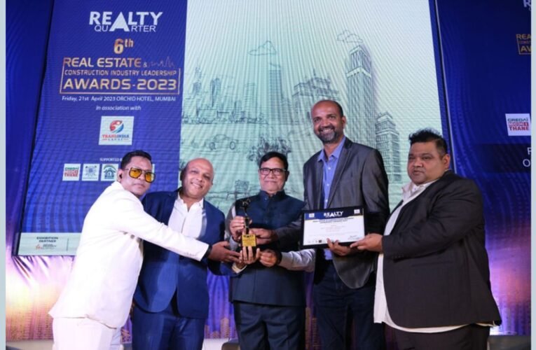 Best Quality Construction Award by Realty Quarters 2023 – Atharv Lifestyle