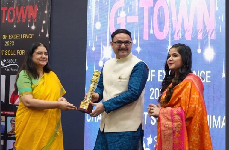 Parmanu Defence Academy Dehradun Honored with Education Excellence Award by Member of Parliament Smt. Menaka Gandhi