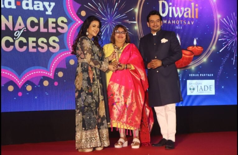 Nitu Joshi Honored With Best Social Worker Award By Mid-Day For Exemplary Contributions To Society