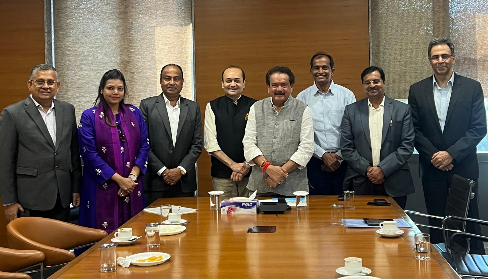 VVIMA members with Minister of State Prof. S. P. Singh Baghel, Department of Animal Husbandry & Dairying - PNN